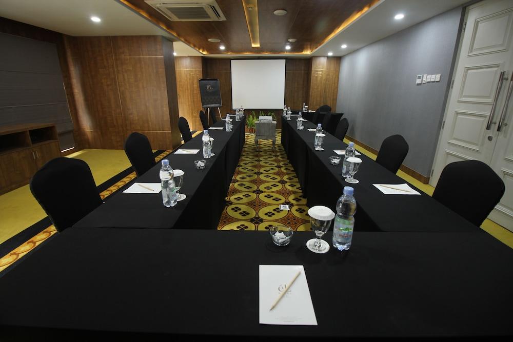 El Hotel Yogyakarta Malioboro Екстер'єр фото